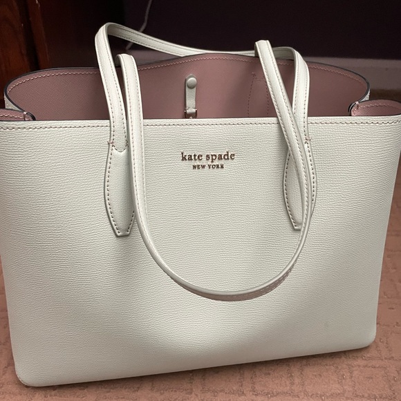 Kate Spade Purse - Picture 1 of 3